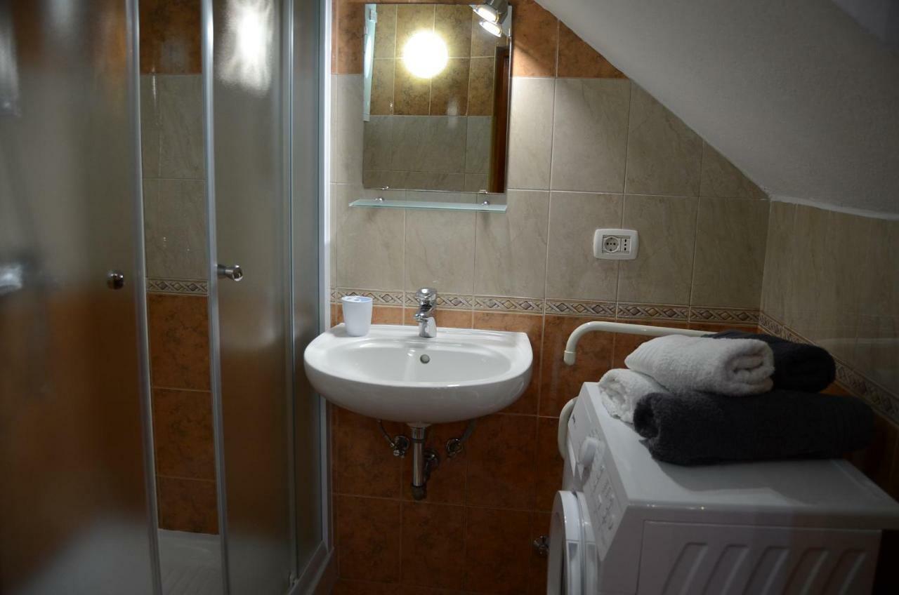 Apartment Duerose Buje Eksteriør bilde